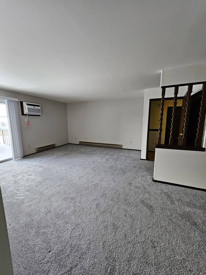 Apartment for rent at 1315 Meadowcreek Dr, Pewaukee, WI 53072