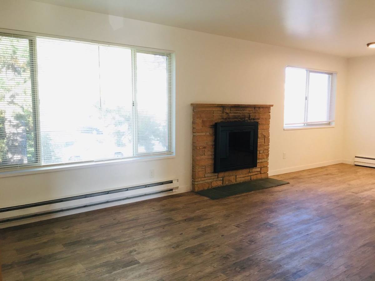 Apartment for rent at 520 & 524 NE, Seattle, WA 98125