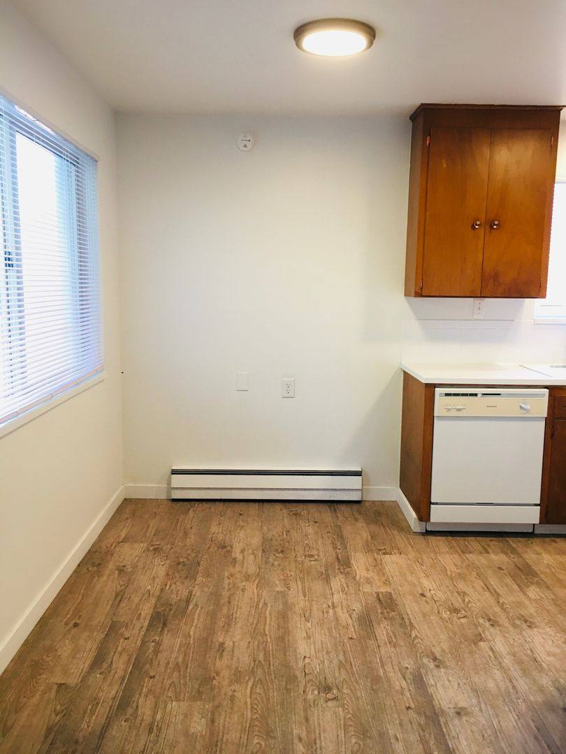 Apartment for rent at 520 & 524 NE, Seattle, WA 98125