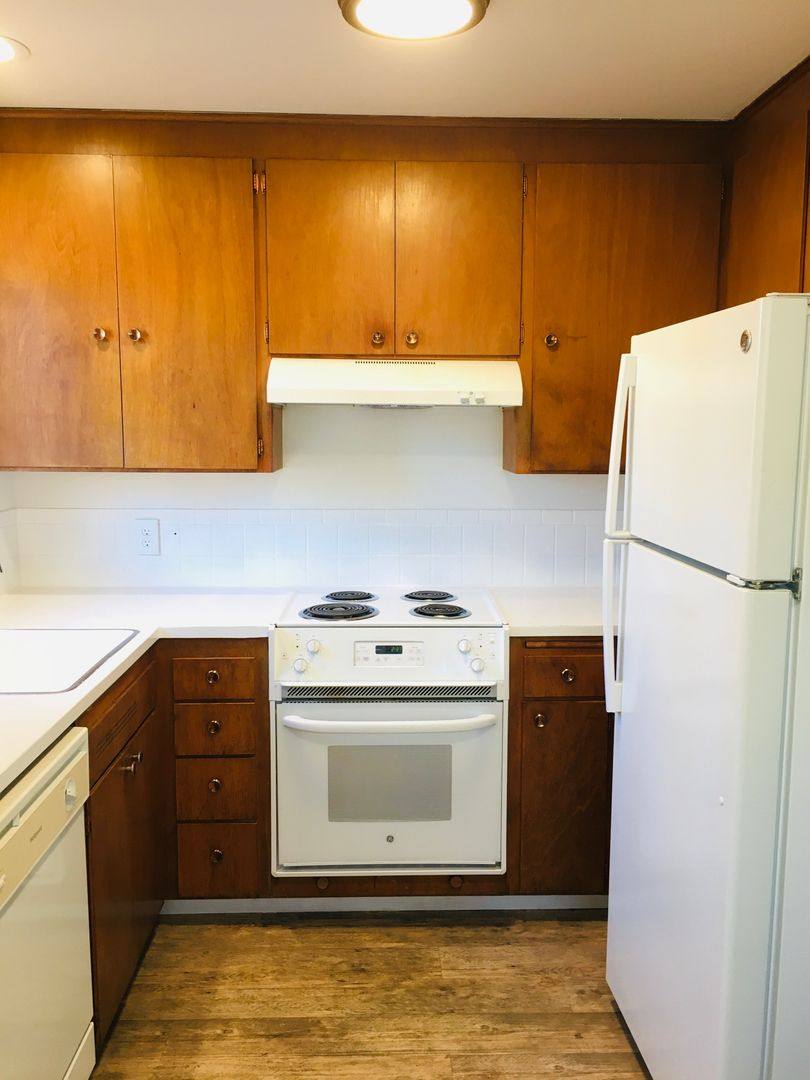 Apartment for rent at 520 & 524 NE, Seattle, WA 98125