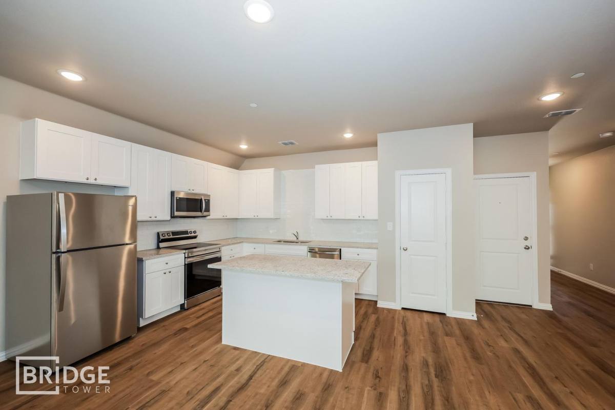 Townhouse for rent at 1013 W Golden Lane, Burleson, TX 76028