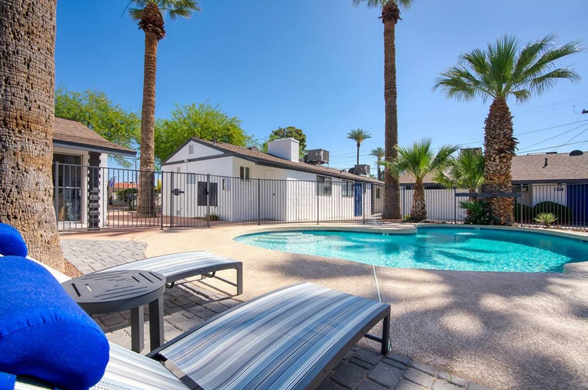Apartment for rent at 929 E Bethany Home Rd, Phoenix, AZ 85014