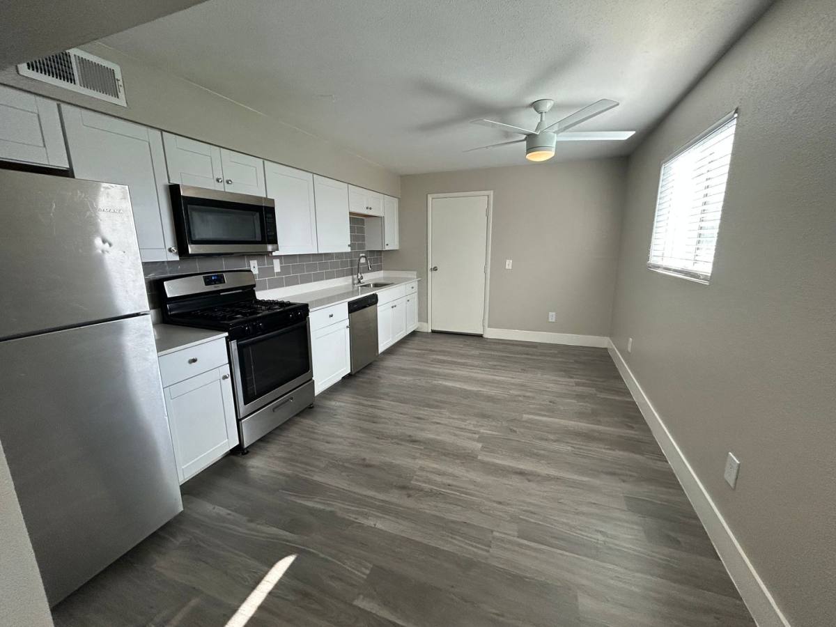 Apartment for rent at 929 E Bethany Home Rd, Phoenix, AZ 85014