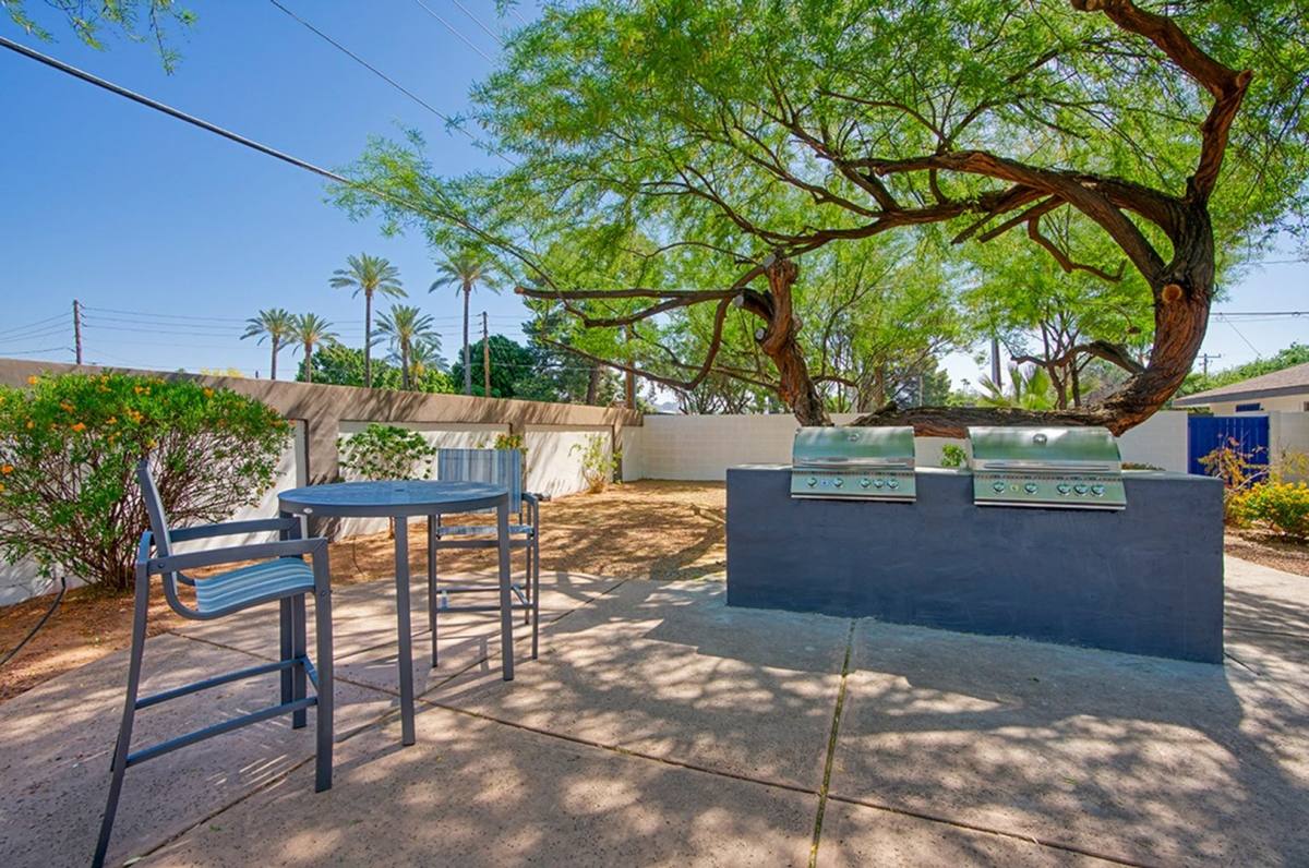 Apartment for rent at 929 E Bethany Home Rd, Phoenix, AZ 85014