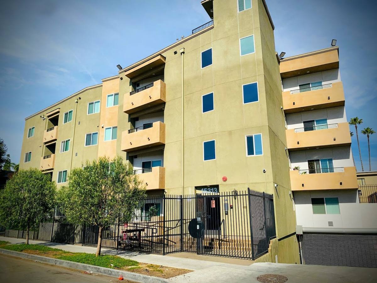 Apartment for rent at 15313 Cabrito Rd, Van Nuys, CA 91406