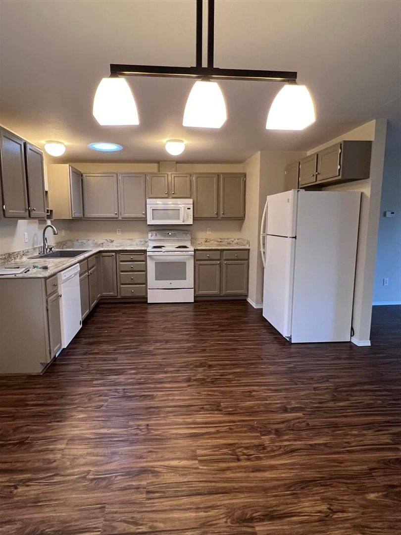 Apartment for rent at 1508 N Waugh Rd, Mount Vernon, WA 98273