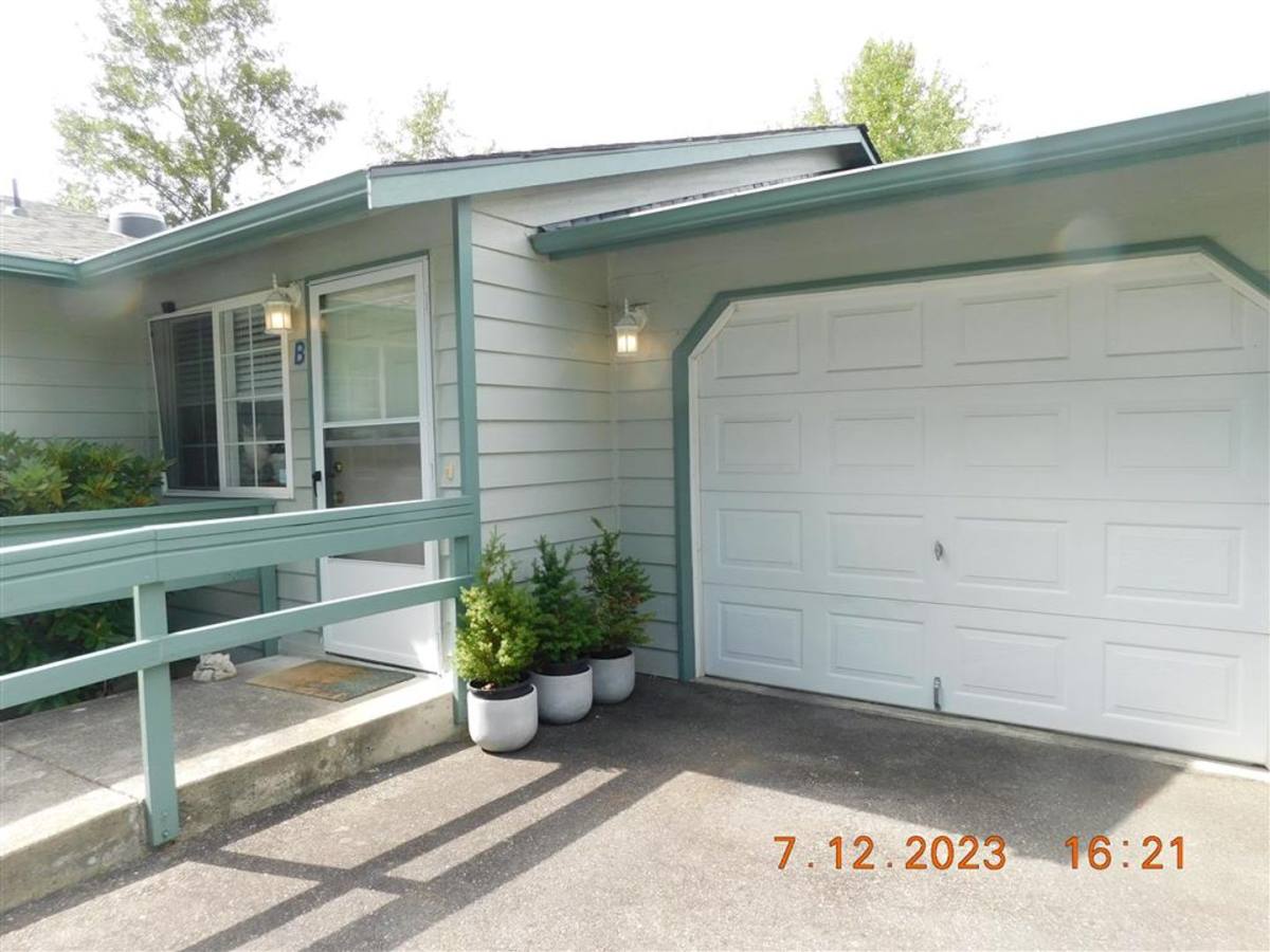 Apartment for rent at 1508 N Waugh Rd, Mount Vernon, WA 98273
