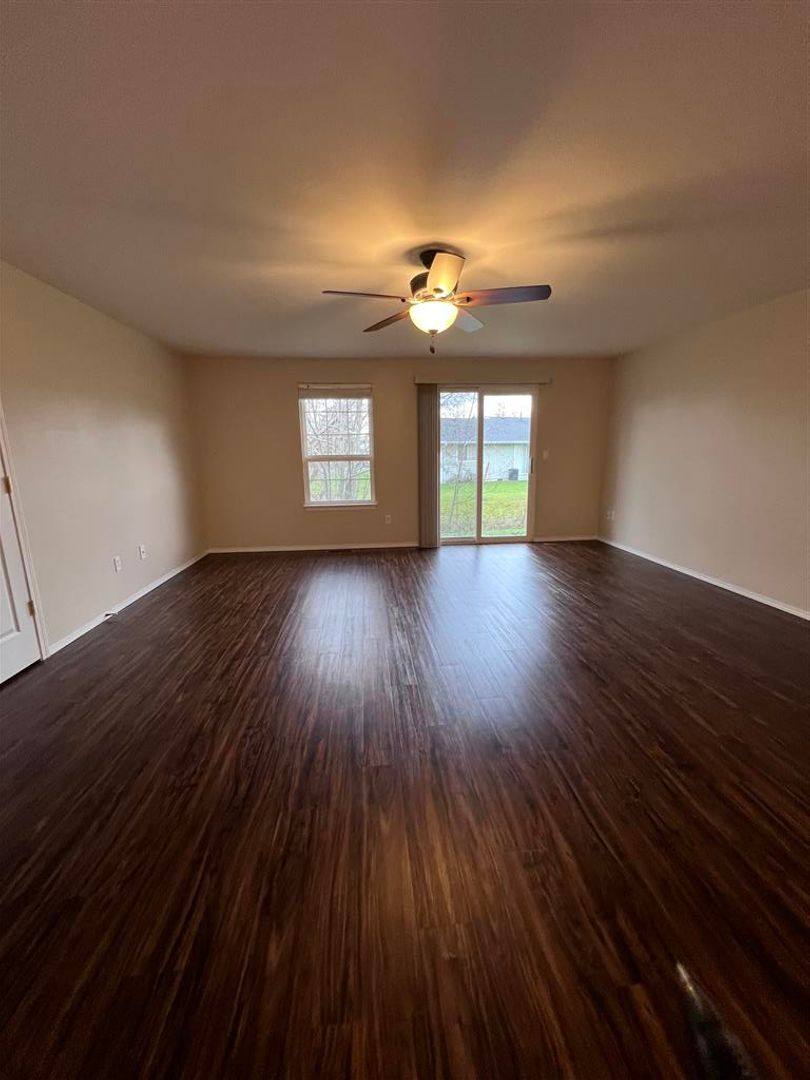 Apartment for rent at 1508 N Waugh Rd, Mount Vernon, WA 98273