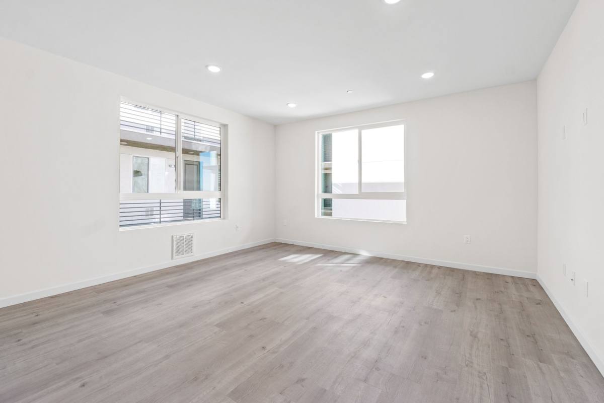 Apartment for rent at 15309 Cabrito Rd, Van Nuys, CA 91406