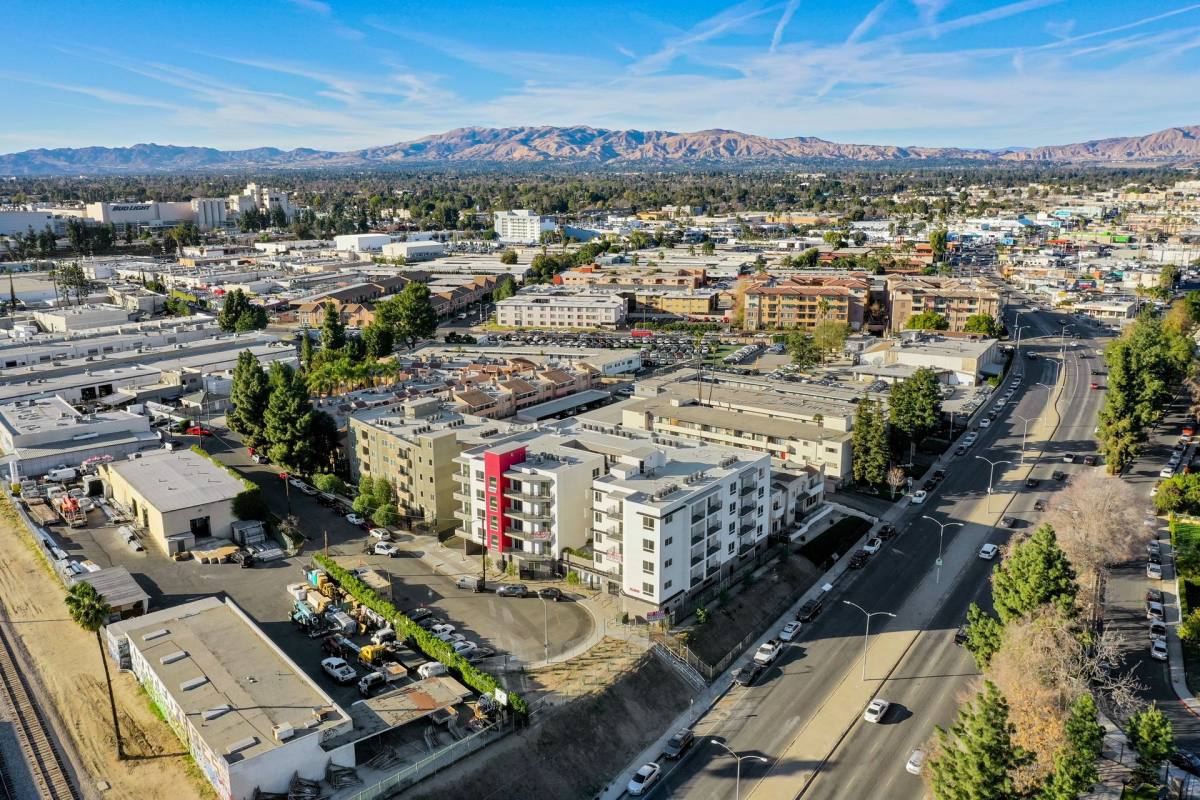 Apartment for rent at 15309 Cabrito Rd, Van Nuys, CA 91406
