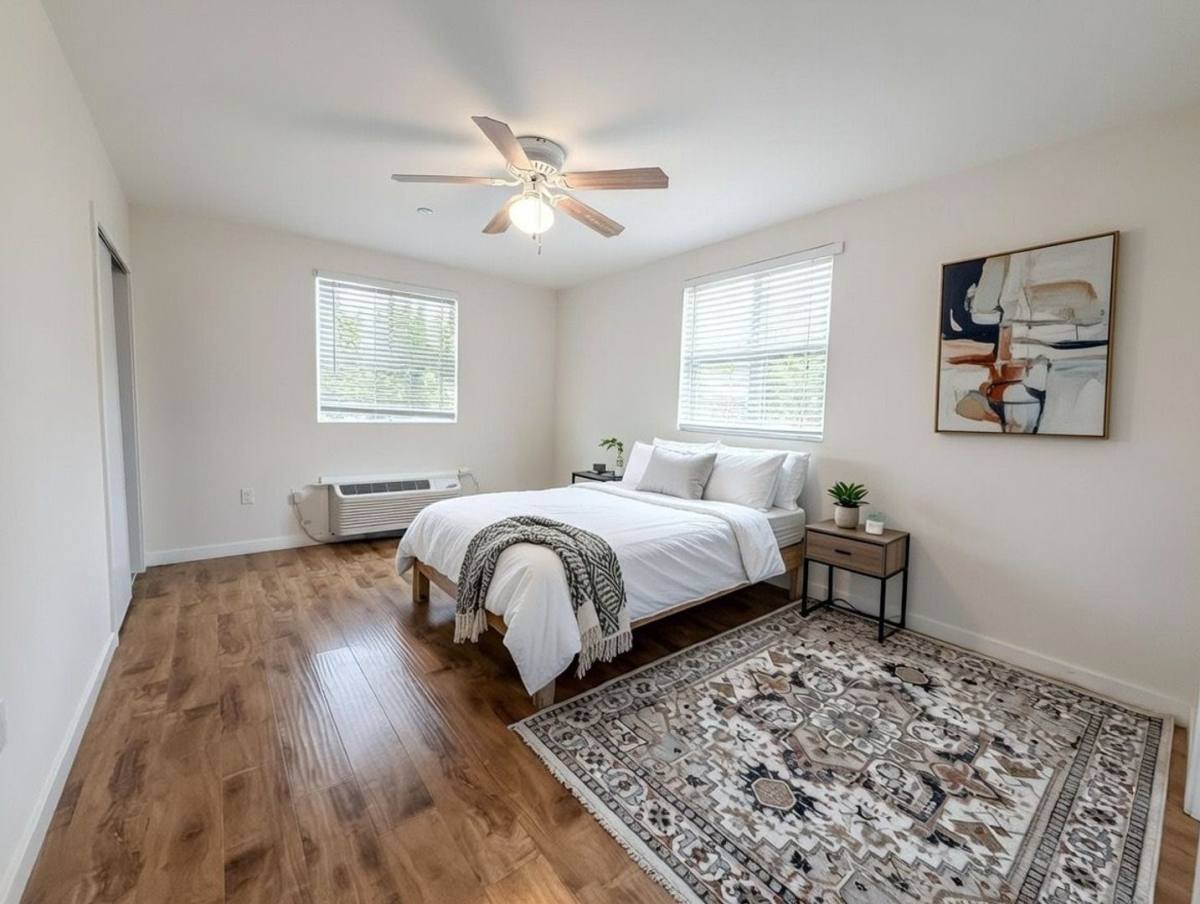 Apartment for rent at 1252 W 37th Dr, Los Angeles, CA 90007