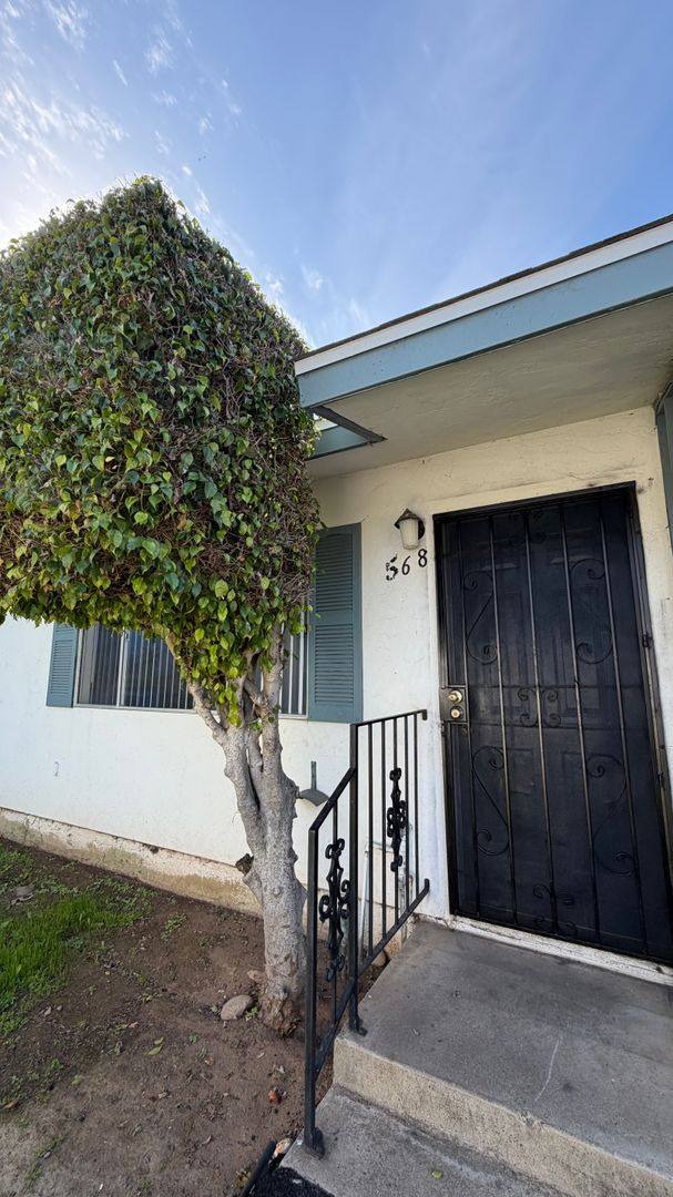 Townhouse for rent at 566-568 7th St, Imperial Beach, CA 91932