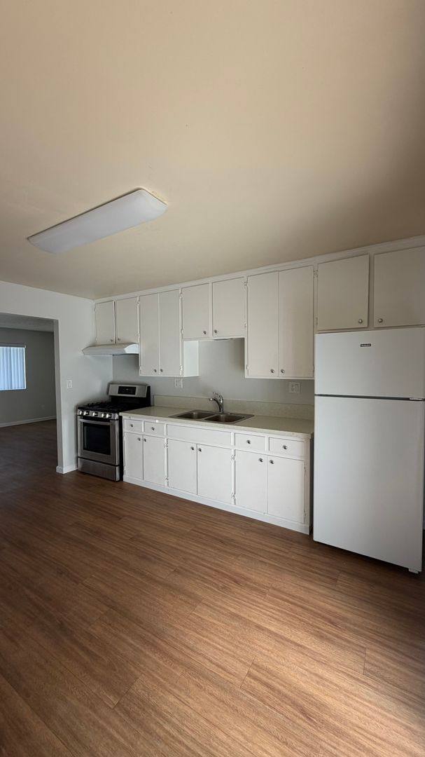 Townhouse for rent at 566-568 7th St, Imperial Beach, CA 91932