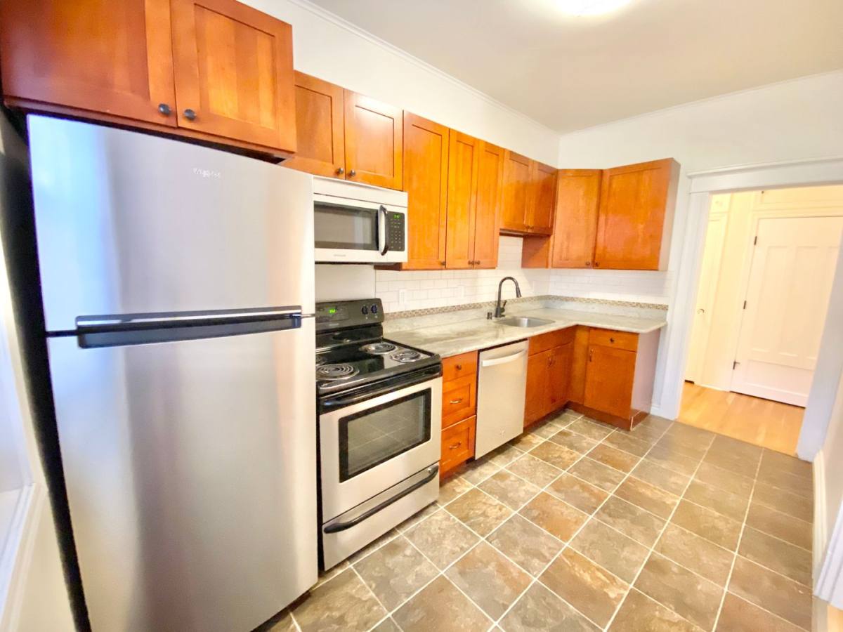 Apartment for rent at 810 E Denny Way, Seattle, WA 98122