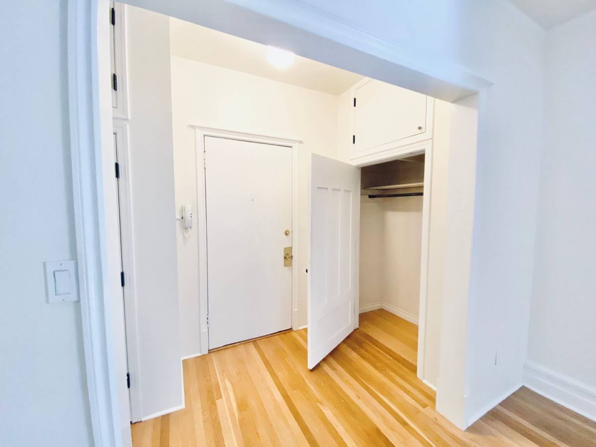 Apartment for rent at 810 E Denny Way, Seattle, WA 98122