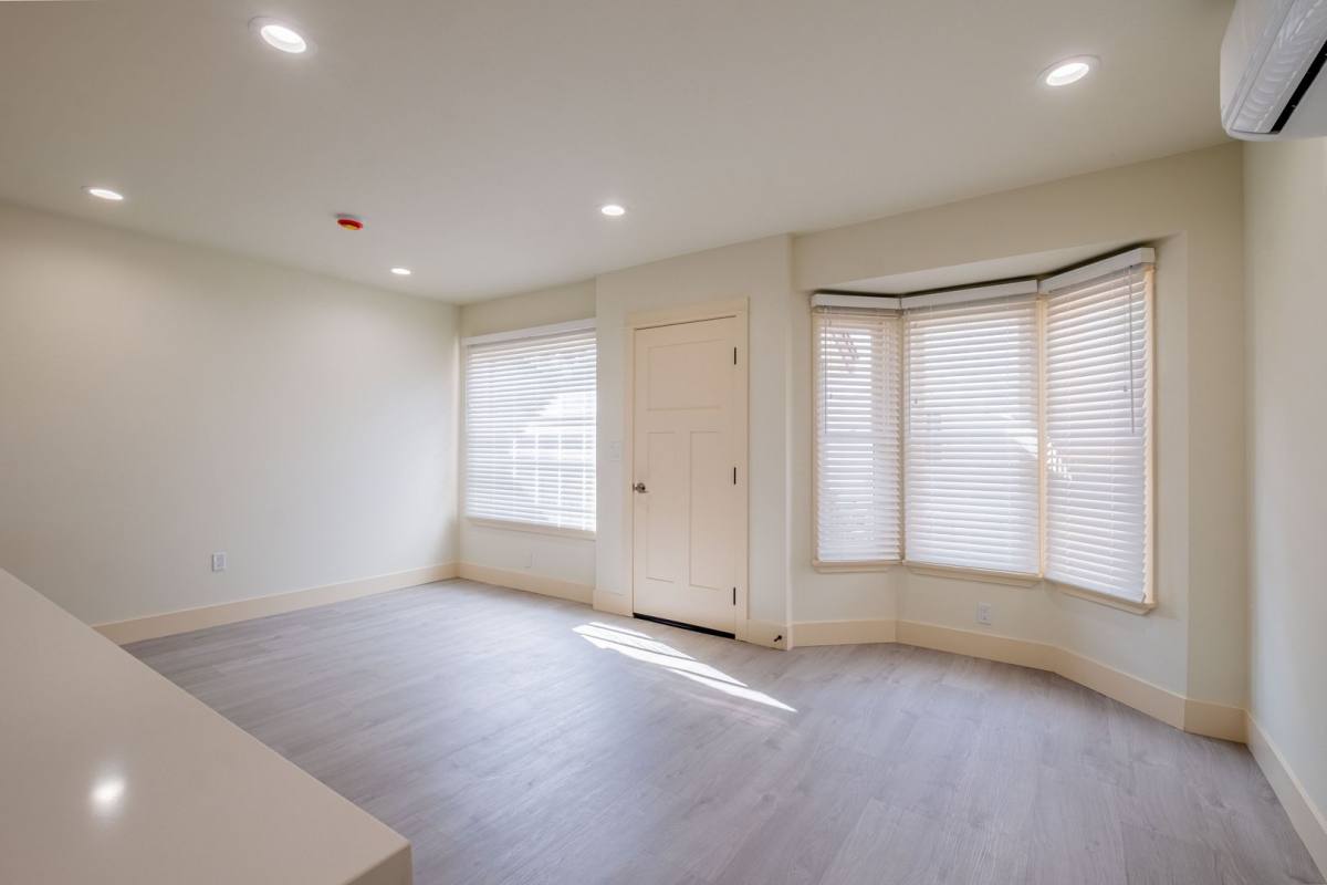 Apartment for rent at 216-218 N Catalina Ave, Redondo Beach, CA 90277
