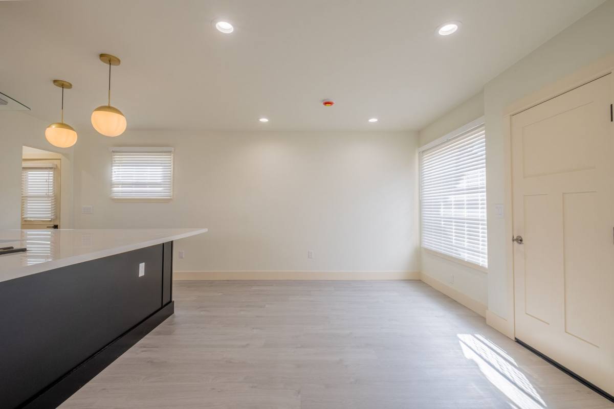 Apartment for rent at 216-218 N Catalina Ave, Redondo Beach, CA 90277