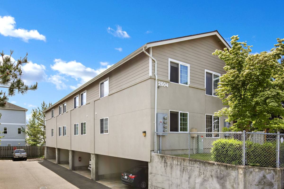Apartment for rent at 2600, 2604, 2608 Douglas Ave, Bellingham, WA 98225