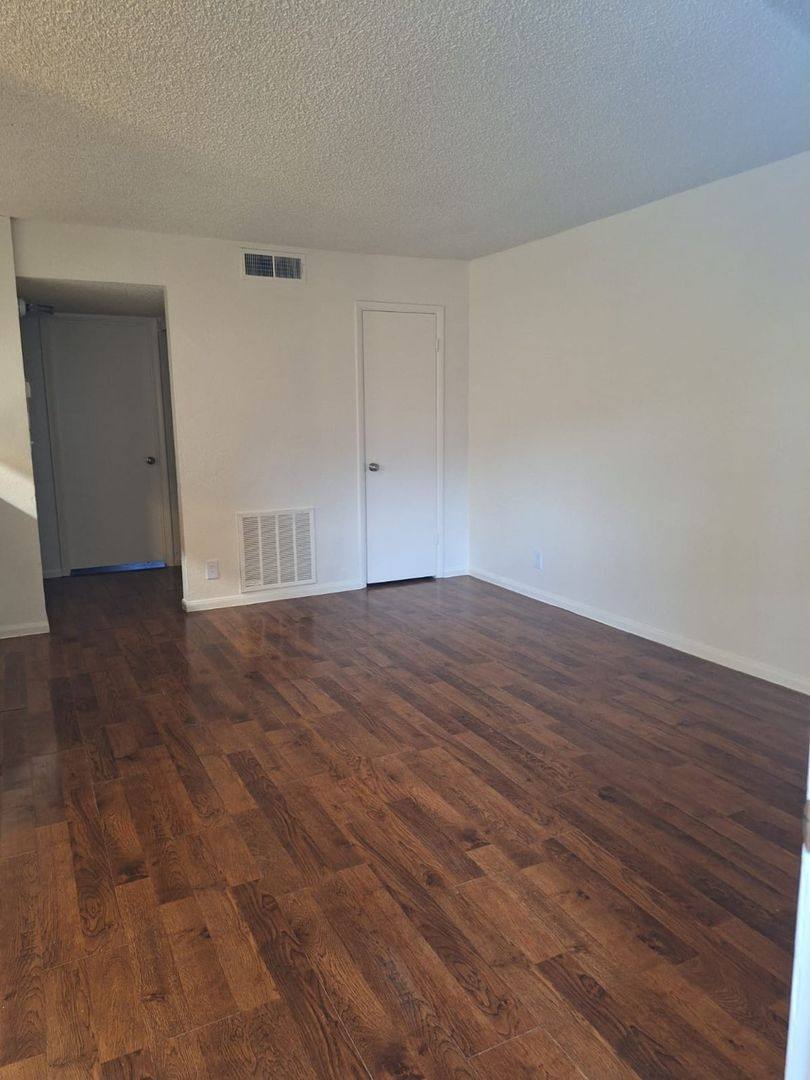 Apartment for rent at 4910 Owens Ave, Las Vegas, NV 89110