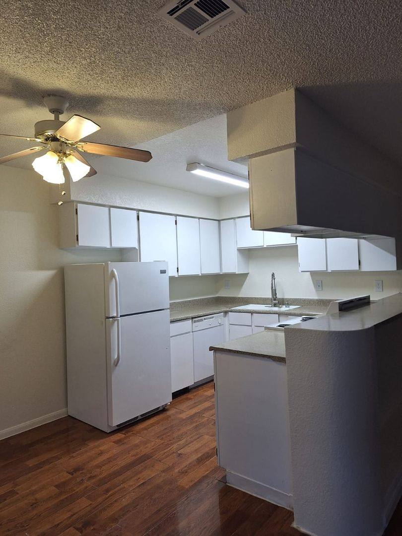 Apartment for rent at 4910 Owens Ave, Las Vegas, NV 89110