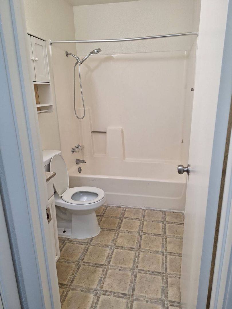 Apartment for rent at 4910 Owens Ave, Las Vegas, NV 89110