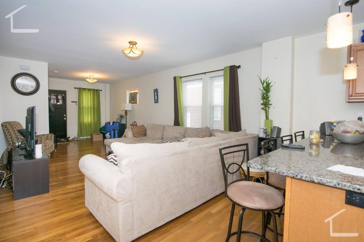 Apartment for rent at 210 Arlington St #1B, Watertown, MA 02472