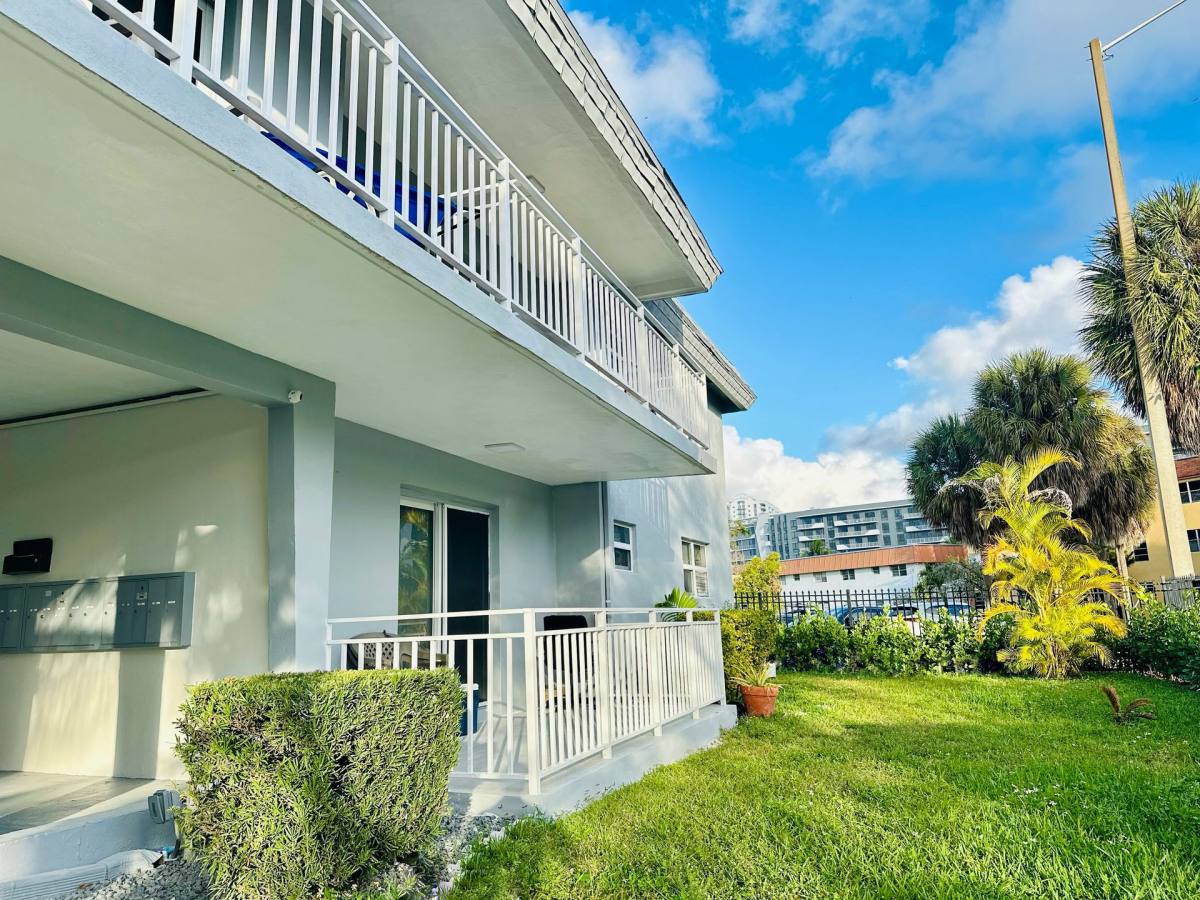 Apartment for rent at 2251 NE 170 St, North Miami Beach, FL 33160