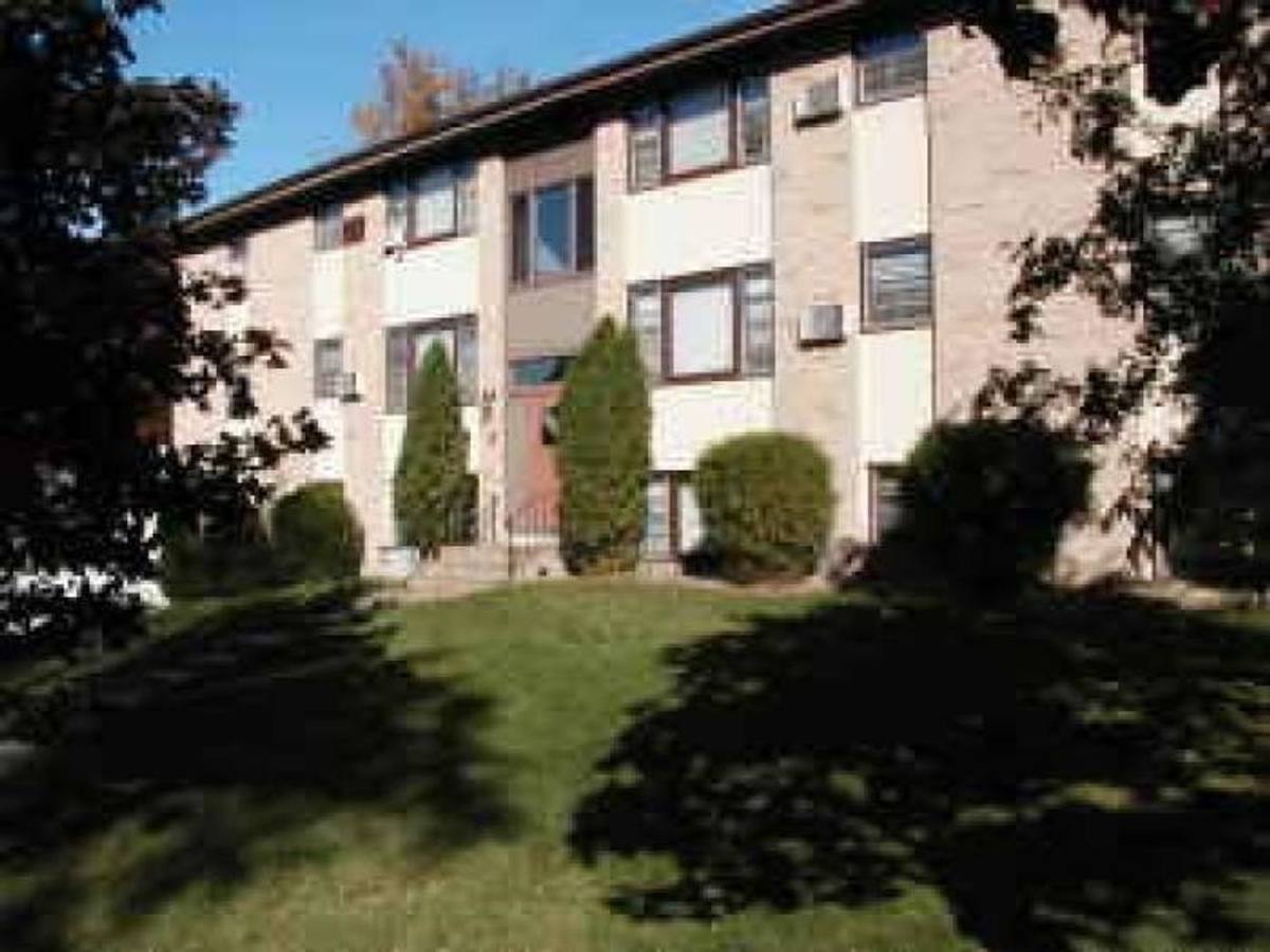 Apartment for rent at 4201 3rd St NE, Minneapolis, MN 55421