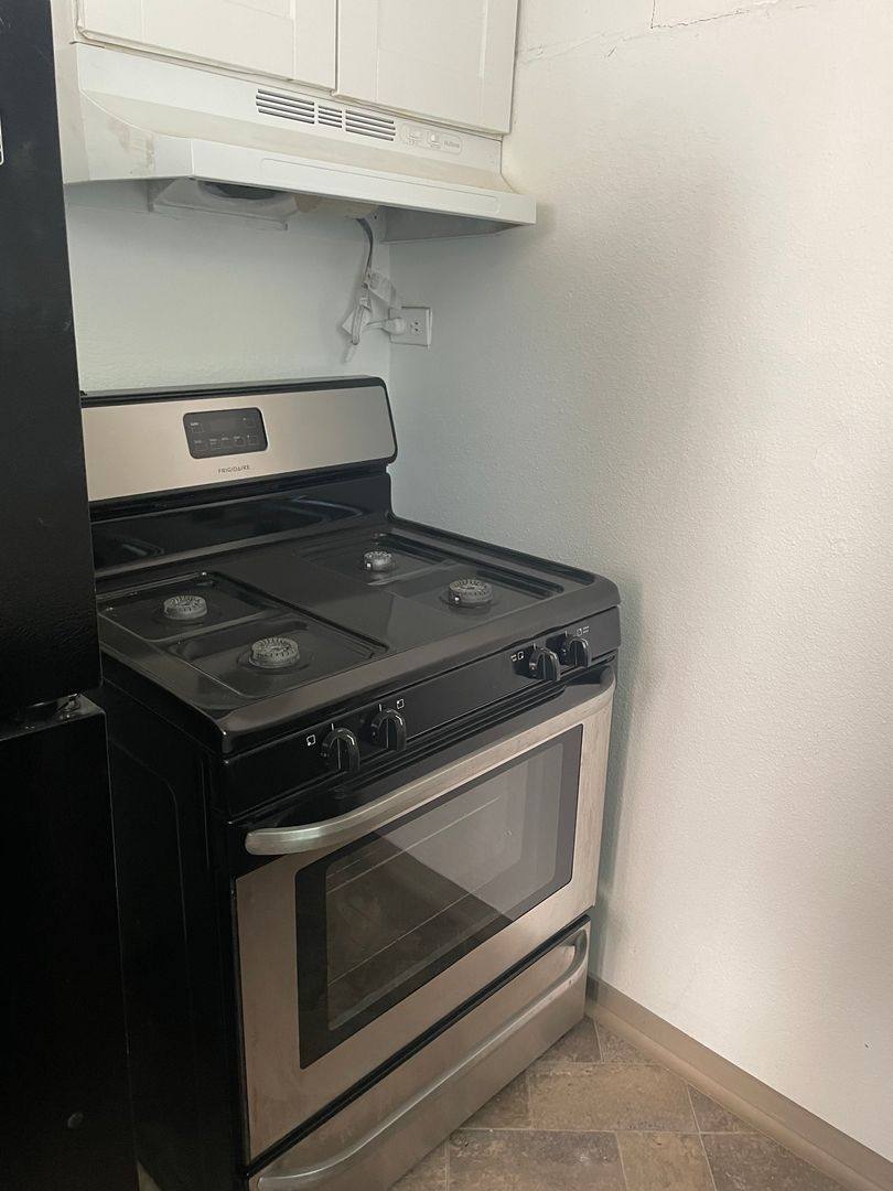 Apartment for rent at 210 Beardsley Ave, Bakersfield, CA 93308