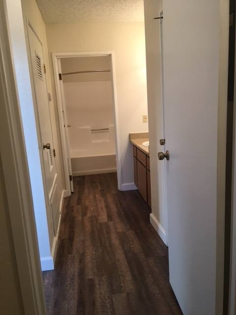 Apartment for rent at 333 E Cinnamon Dr, Lemoore, CA 93245
