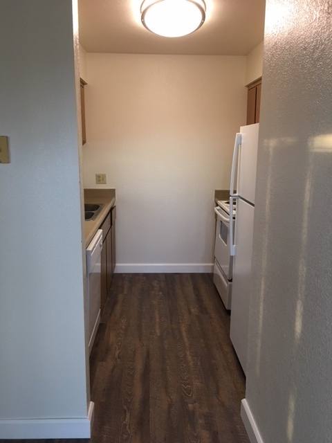 Apartment for rent at 333 E Cinnamon Dr, Lemoore, CA 93245