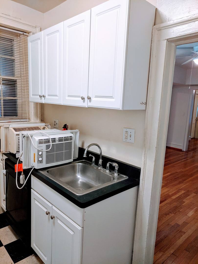 Apartment for rent at 2832 Monument Ave, Richmond, VA 23221