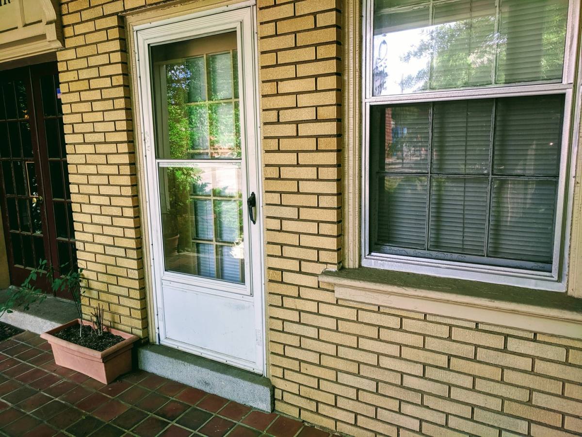 Apartment for rent at 2832 Monument Ave, Richmond, VA 23221