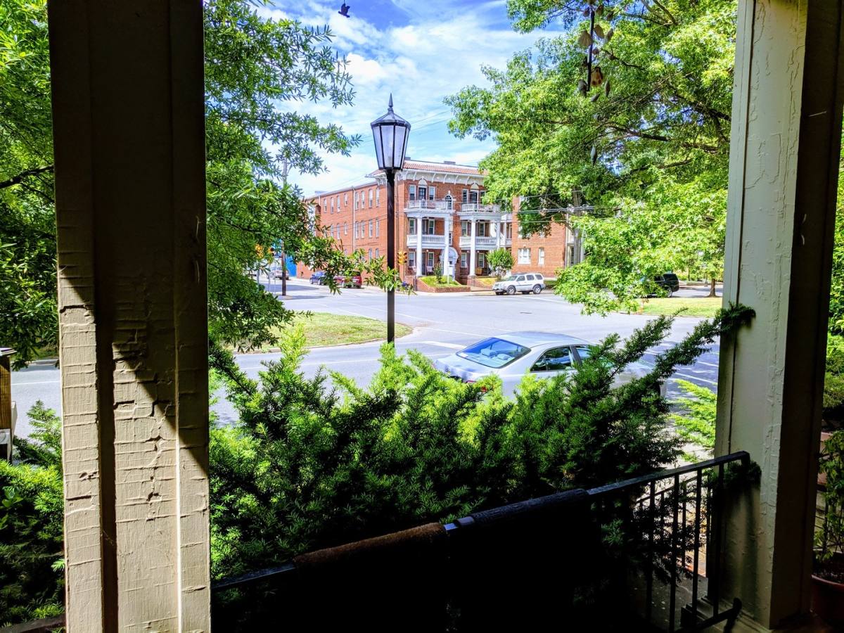 Apartment for rent at 2832 Monument Ave, Richmond, VA 23221