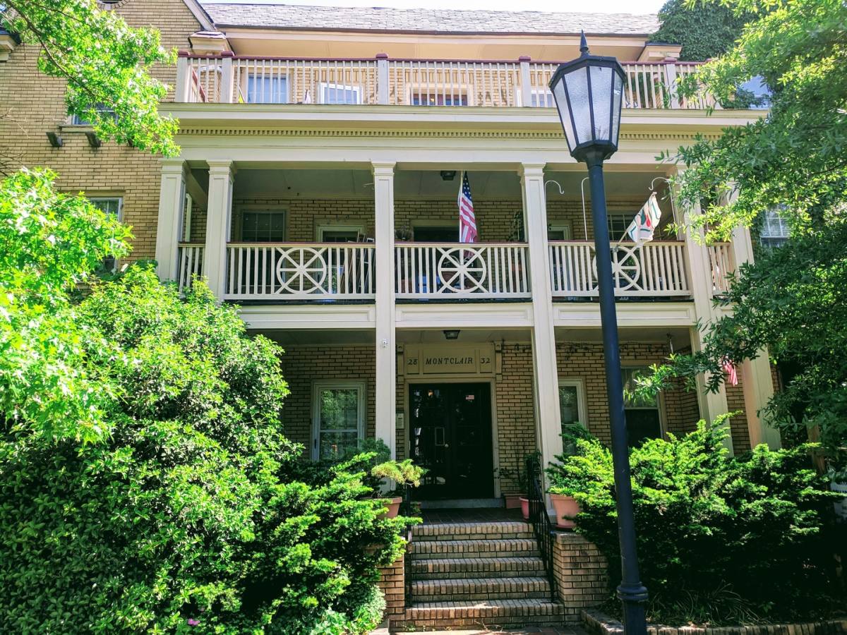 Apartment for rent at 2832 Monument Ave, Richmond, VA 23221