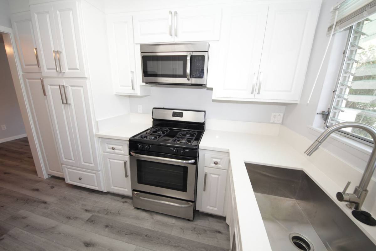 Apartment for rent at 8221 De Longpre Ave, Los Angeles, CA 90046