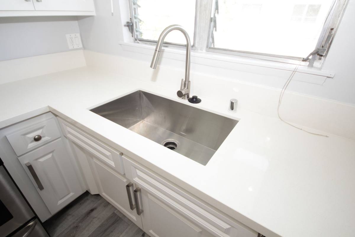 Apartment for rent at 8221 De Longpre Ave, Los Angeles, CA 90046