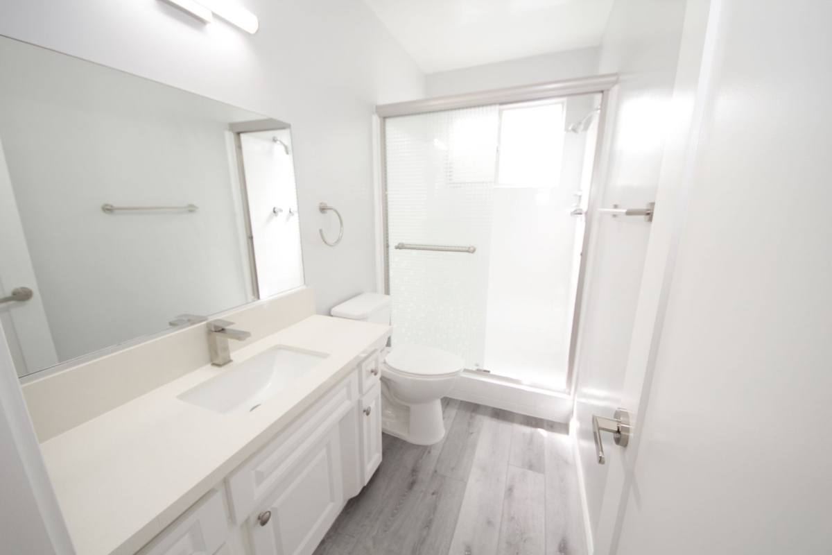 Apartment for rent at 8221 De Longpre Ave, Los Angeles, CA 90046