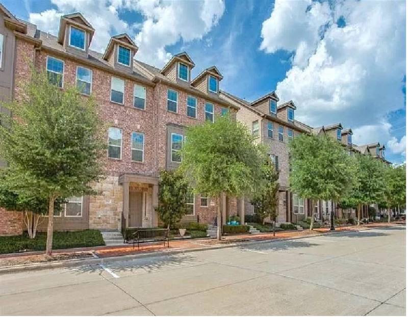 Townhouse for rent at 3890 Everwood Lane, Addison, TX 75001