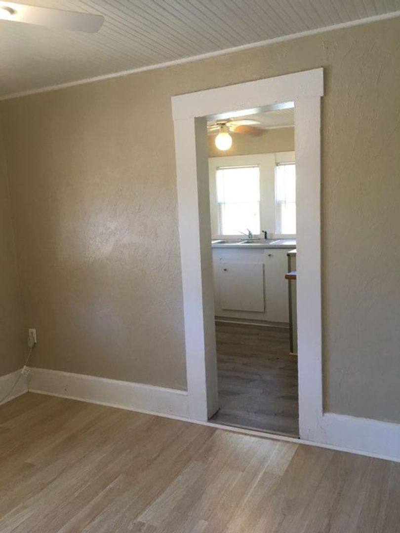 Apartment for rent at 1223 17th St W, Bradenton, FL 34205