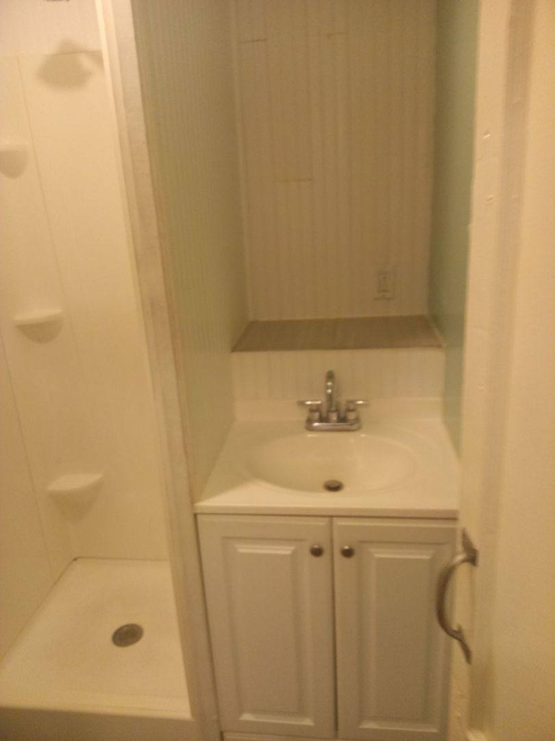 Apartment for rent at 1223 17th St W, Bradenton, FL 34205