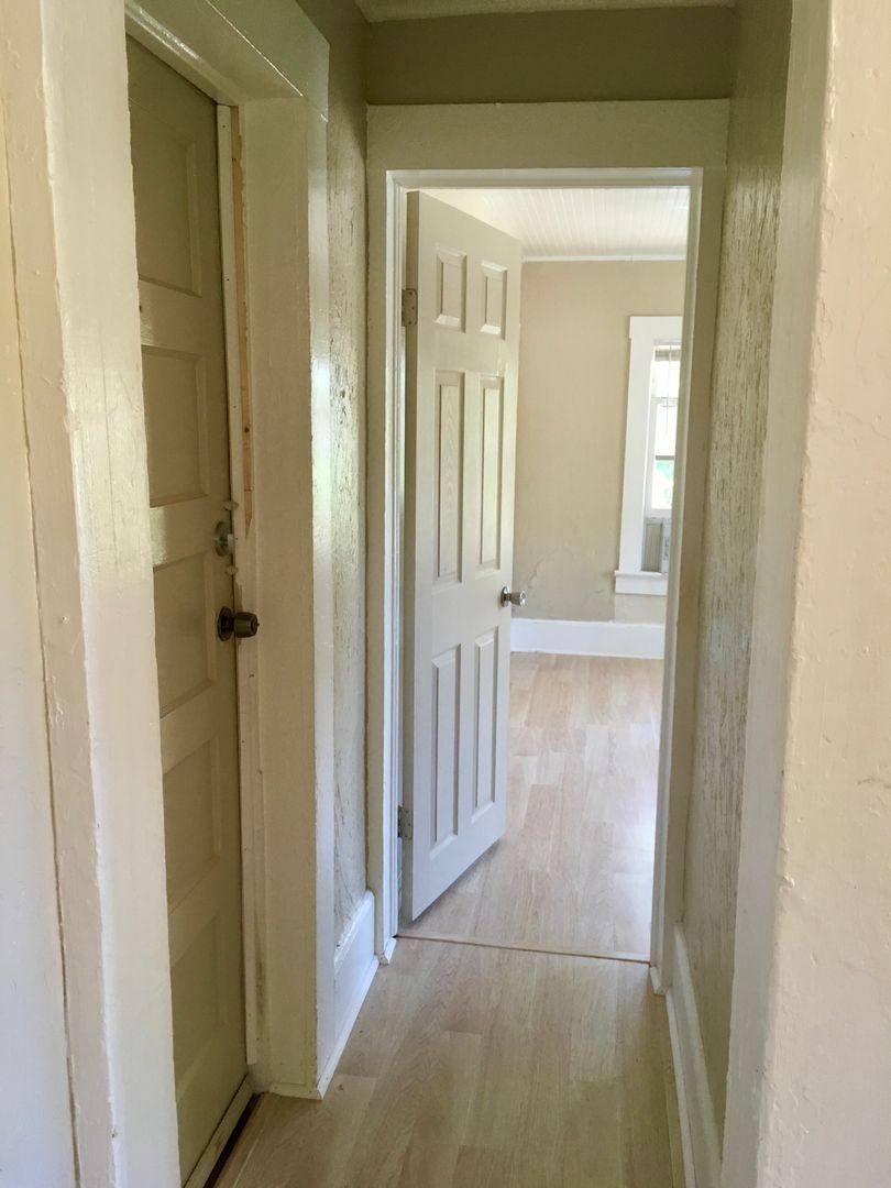 Apartment for rent at 1223 17th St W, Bradenton, FL 34205