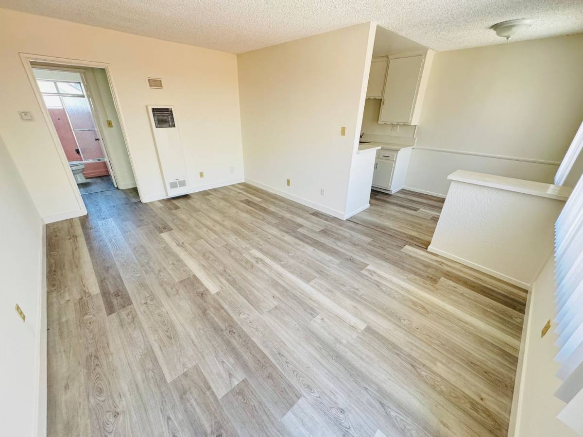 Apartment for rent at 1049 N Mariposa Ave, Los Angeles, CA 90029
