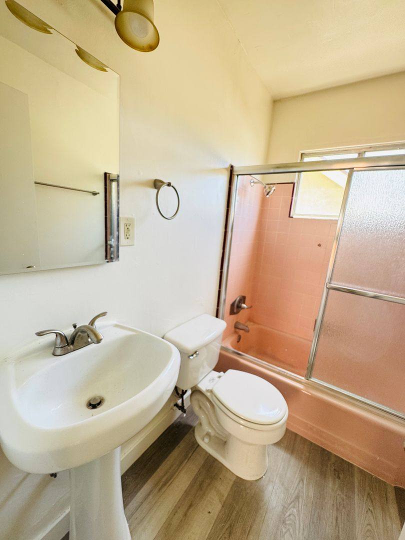 Apartment for rent at 1049 N Mariposa Ave, Los Angeles, CA 90029