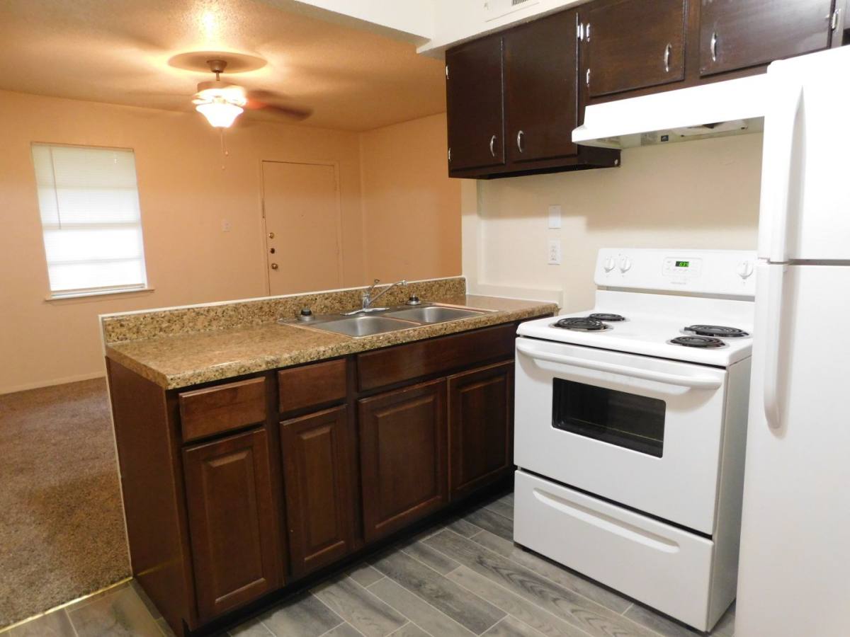 Apartment for rent at 1814 B Hunt St, Commerce, TX 75428