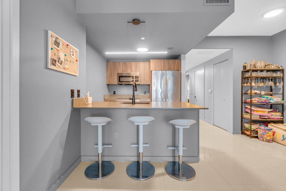 Apartment for rent at 488 NE 18th St #2104, Miami, FL 33132