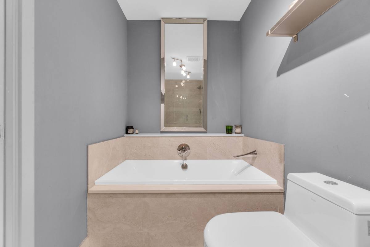 Apartment for rent at 488 NE 18th St #2104, Miami, FL 33132