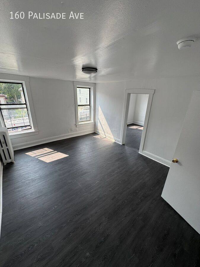 Apartment for rent at 160 Palisade Ave, Yonkers, NY 10701
