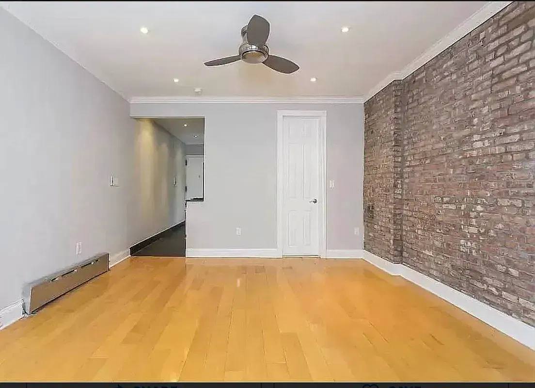 Apartment for rent at 110 Bedford St, New York, NY 10014