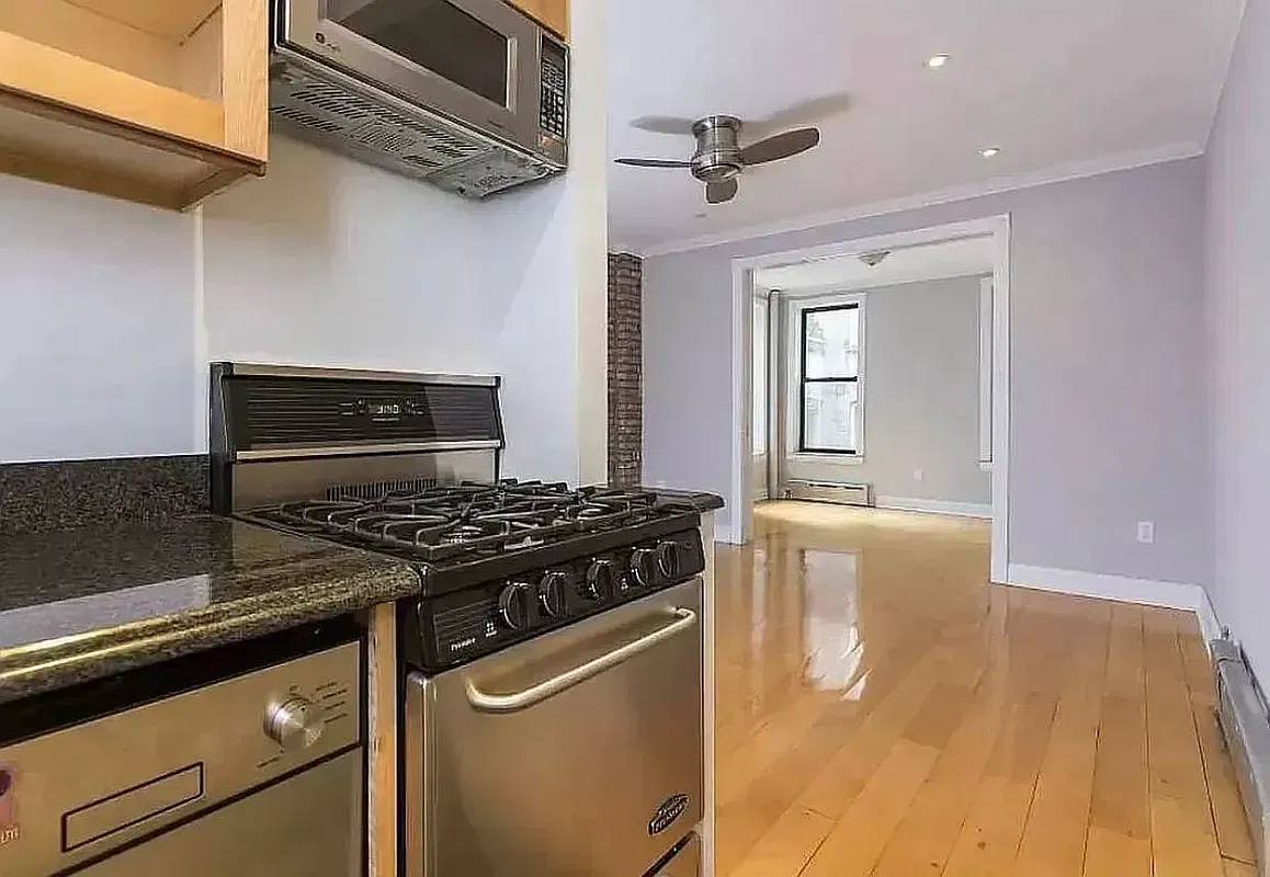Apartment for rent at 110 Bedford St, New York, NY 10014